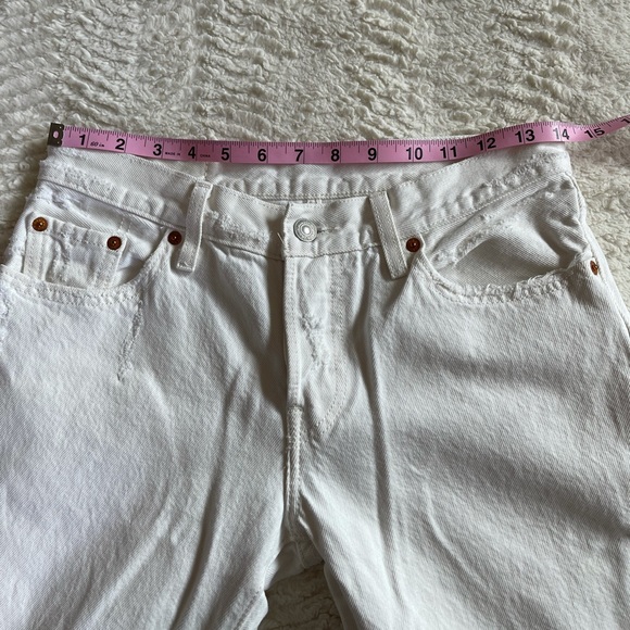 Levi’s 501 Mid Rise Distressed Jeans - Picture 3 of 6